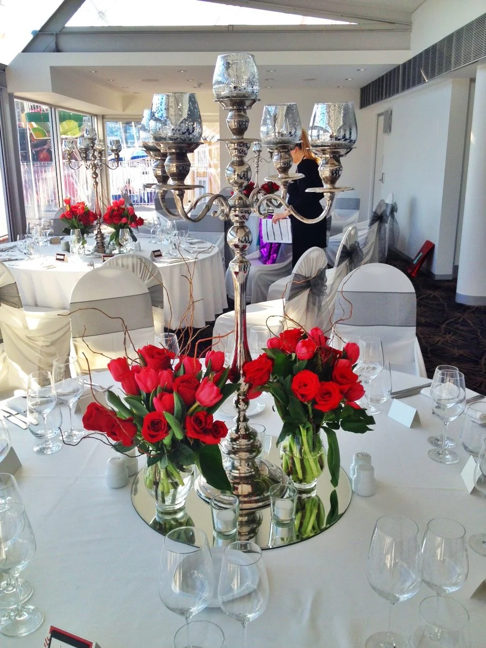 silver_chrome_candelabra_centrepiece_mirror_base.jpg