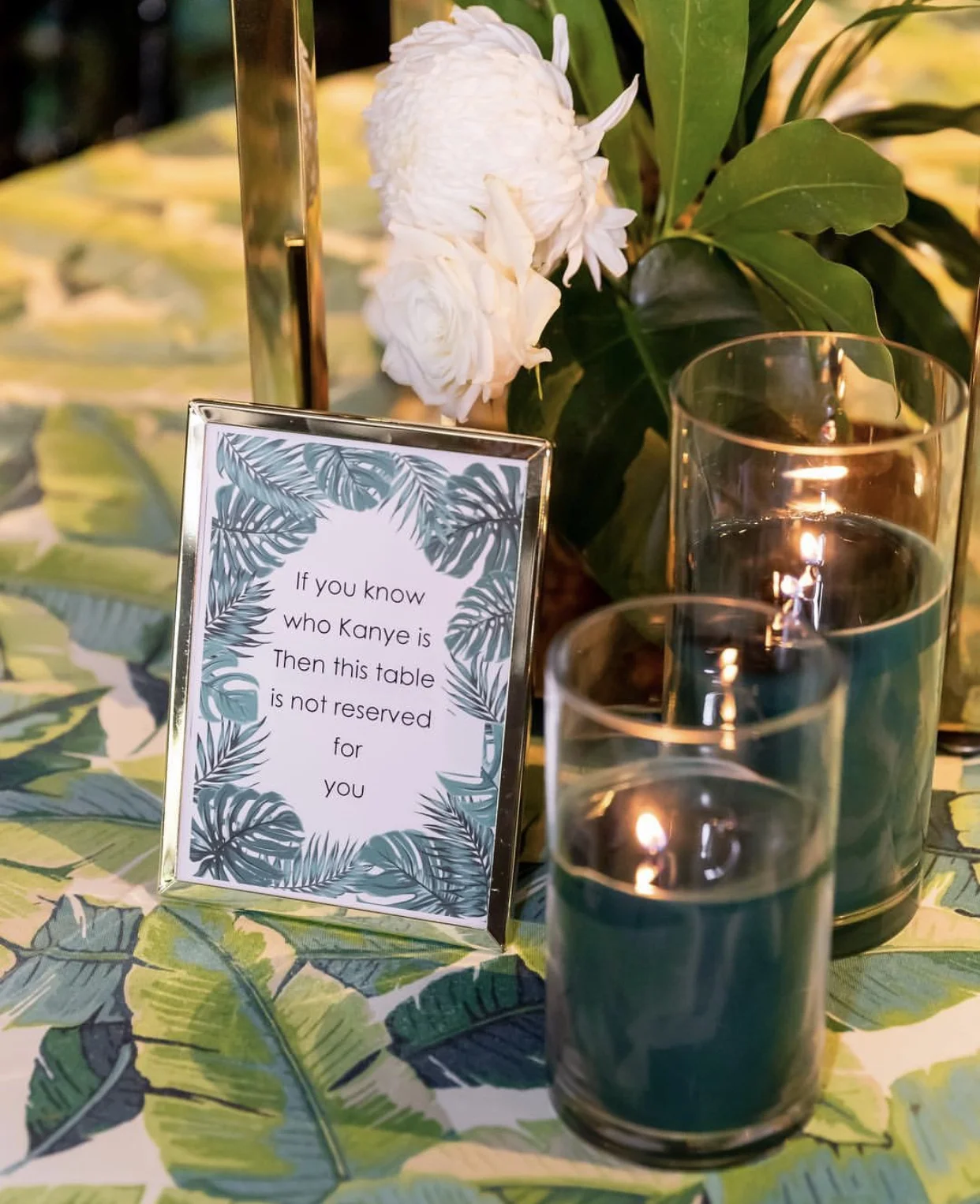 Hire_Palm_spring_luxury_linen_sydney_wedding_event_palm__grren_candles_frame_centrepeice.jpg
