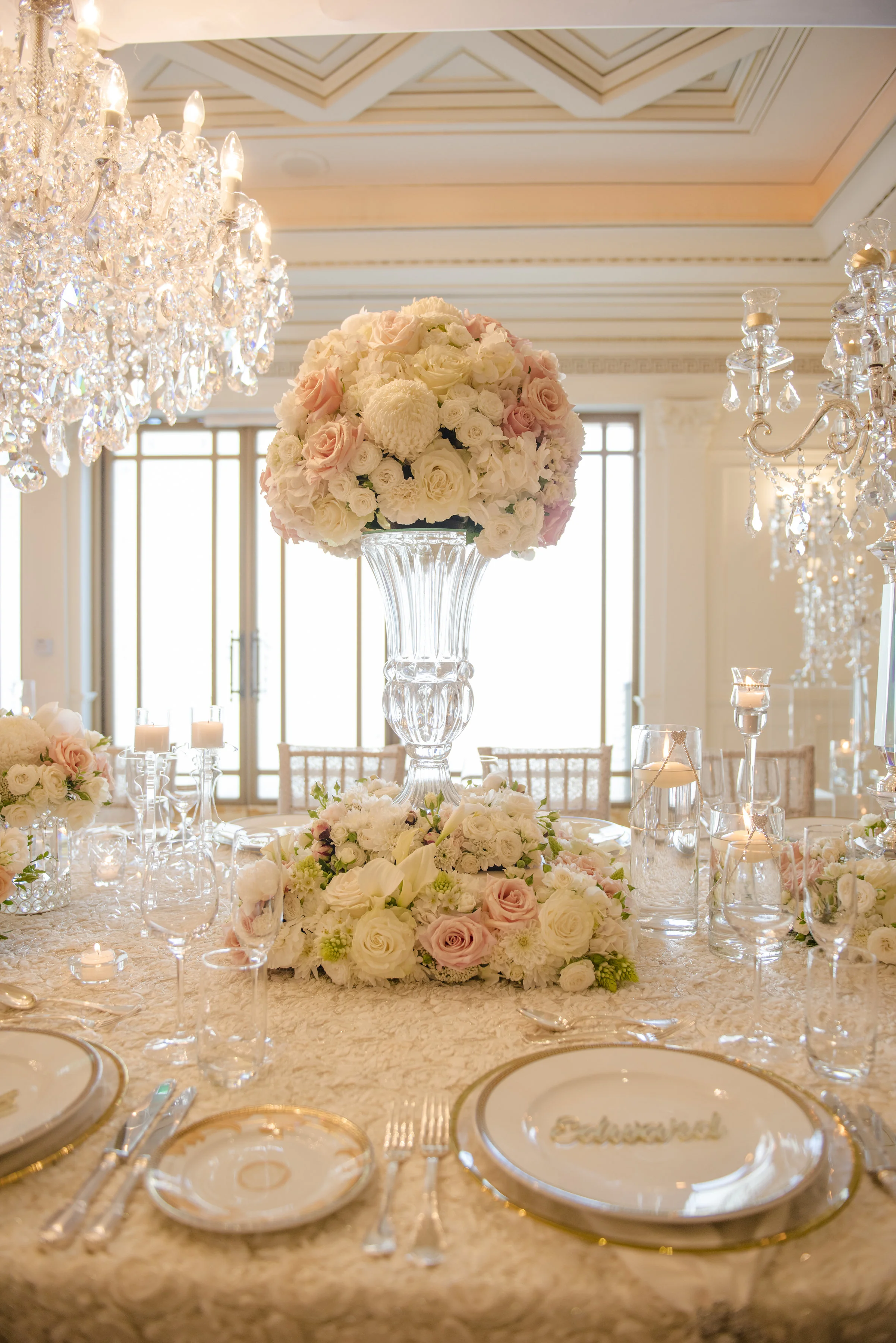 Hire_Ivory_rose_luxury_linen_sydney_wedding_decor_event_Versace_Decor_centrepeice_flowers_pink_white .jpg