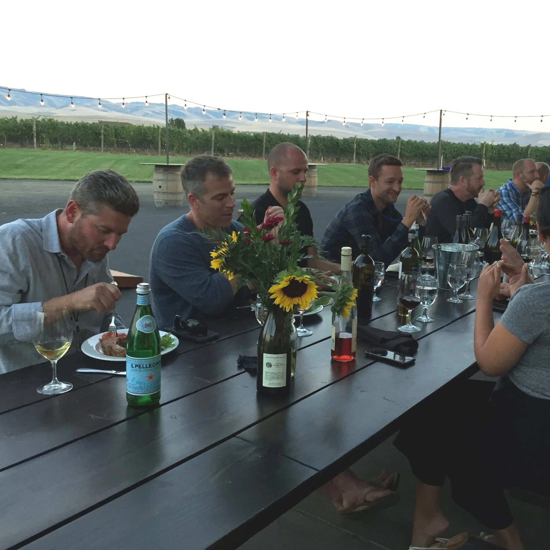  Dinner at sunset with Dusted Valley  