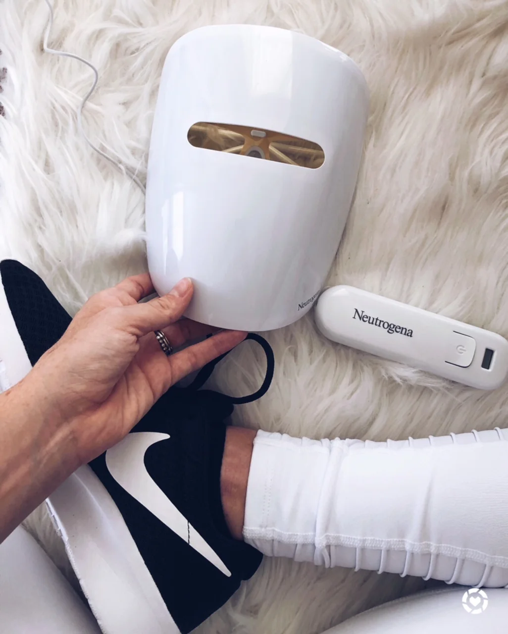 Neutrogena Light Therapy Mask