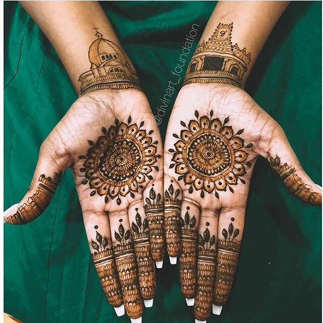 Probably one of the most unique bridal henna designs I have seen! And @divinart_foundation you KILLED THIS😍😍 Noone would believe you thought you couldn't do this!!!!! Love this so much!
Do you guys want to tell stories through your bridal henna or 