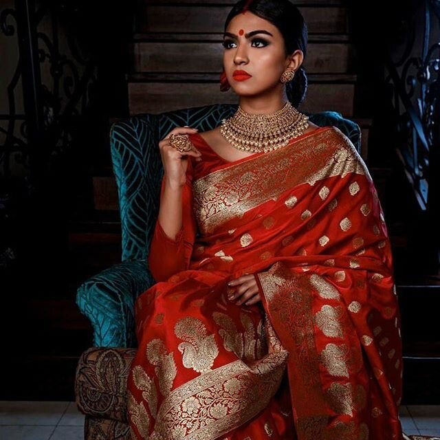 This stunning saree from @athmaboutique makes me want to write a tip! .
Usually when we pick outfits for events we focus more on how it looks in person, because&nbsp;that is where most people will see us and&nbsp;the likelihood&nbsp;of us relishing o