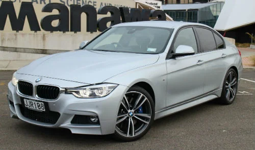 330i sedan:Powerful cry for Three-dom