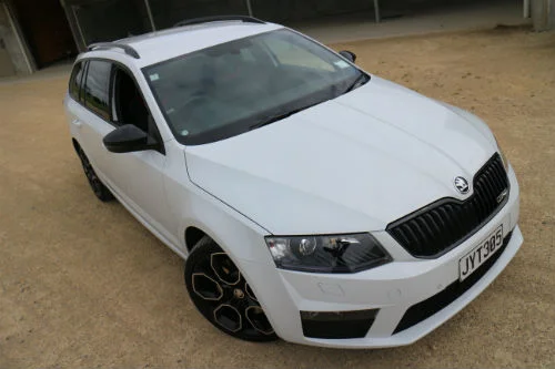 Octavia RS, Superb 206TSI: Haul aboard with express wagons
