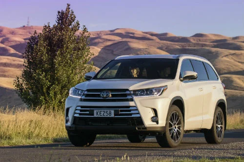 Highlander GXL: Schmooze and space … shame about the spec