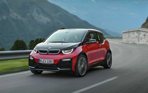MNAugust29_BMWi3s1.jpg