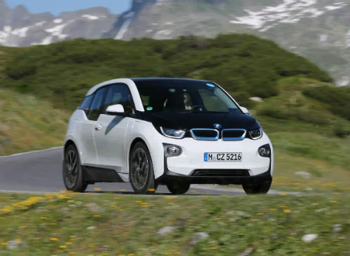 Airline’s star electric car a petrol