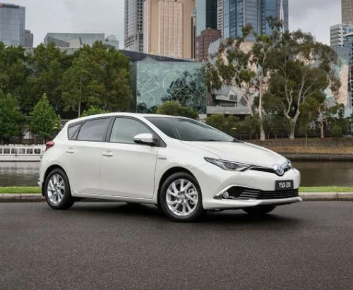 MNFeb8_ToyotaCorollaHybrid4.jpg