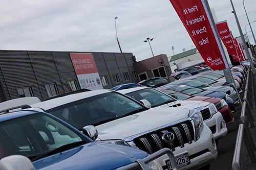 Generic_toyota_caryard.jpg