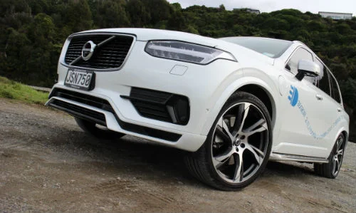 MNJuly15_VolvoXC90T8_1.jpg
