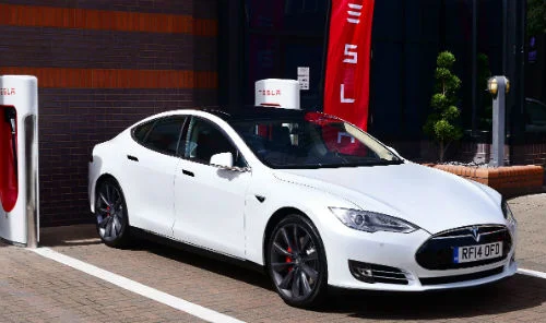 MNApril5_TeslaS1.jpg