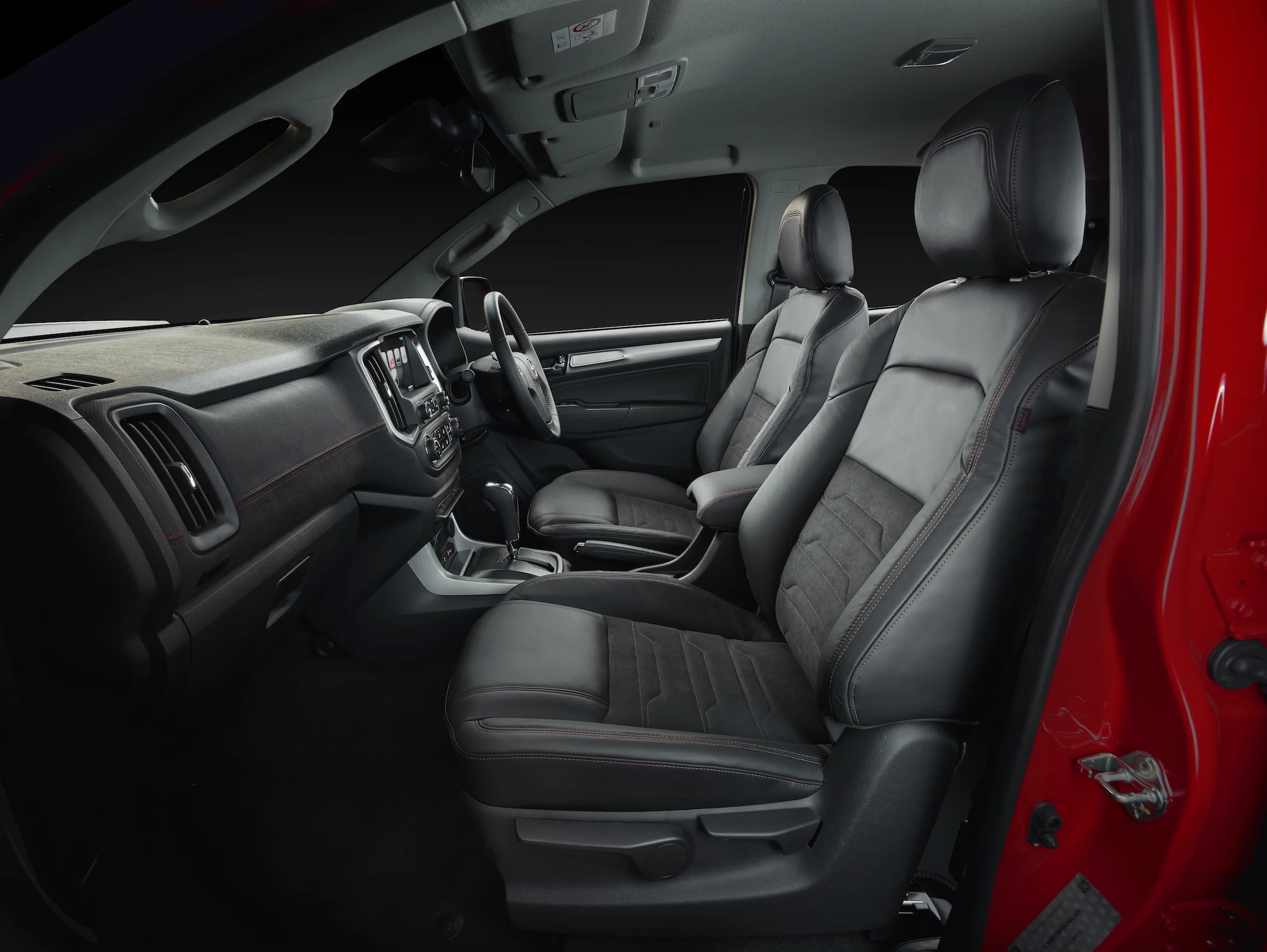 22_HSV_SPORTS CAT_AOR172_INTERIOR SEATS- Highres.jpg