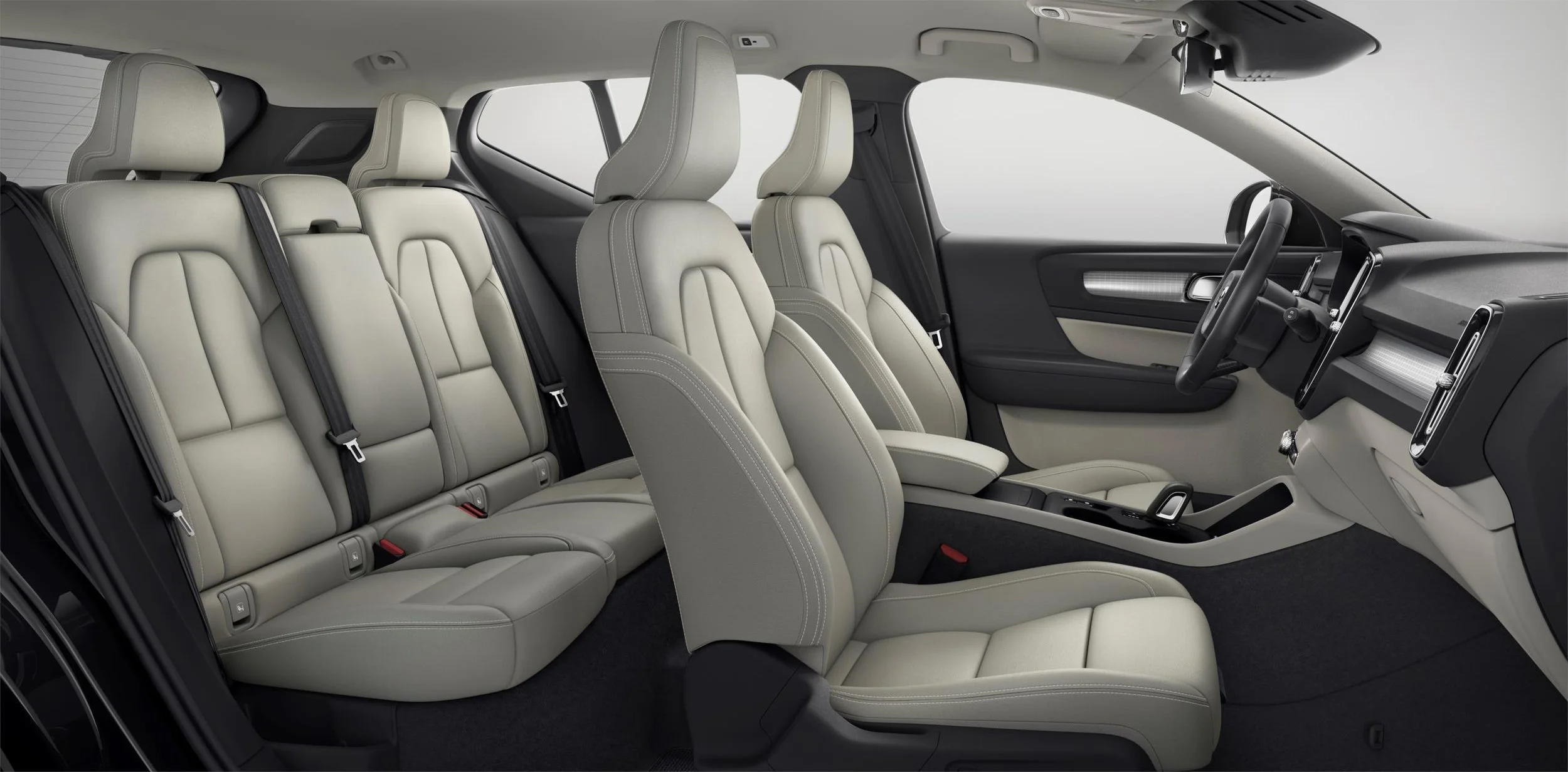 213047_New_Volvo_XC40_interior.jpg