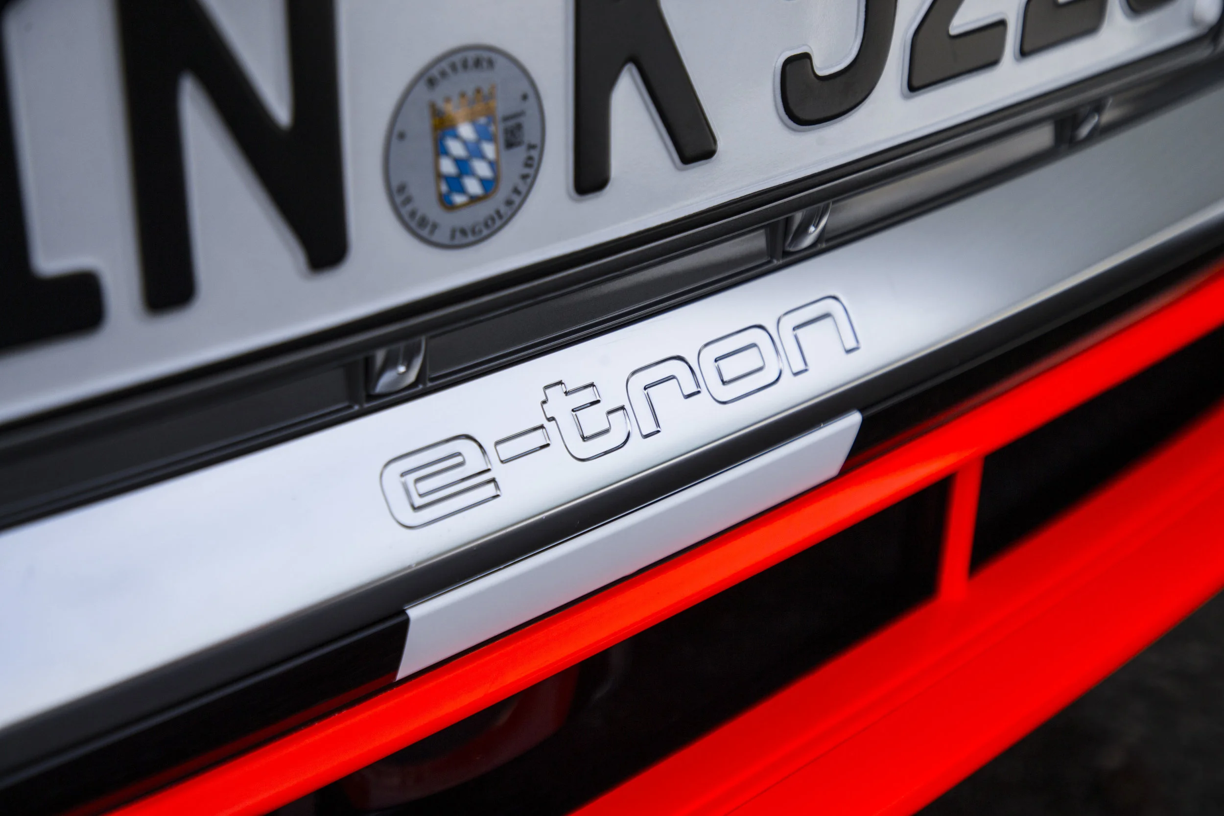NZ-cited e-tron in Swiss promo