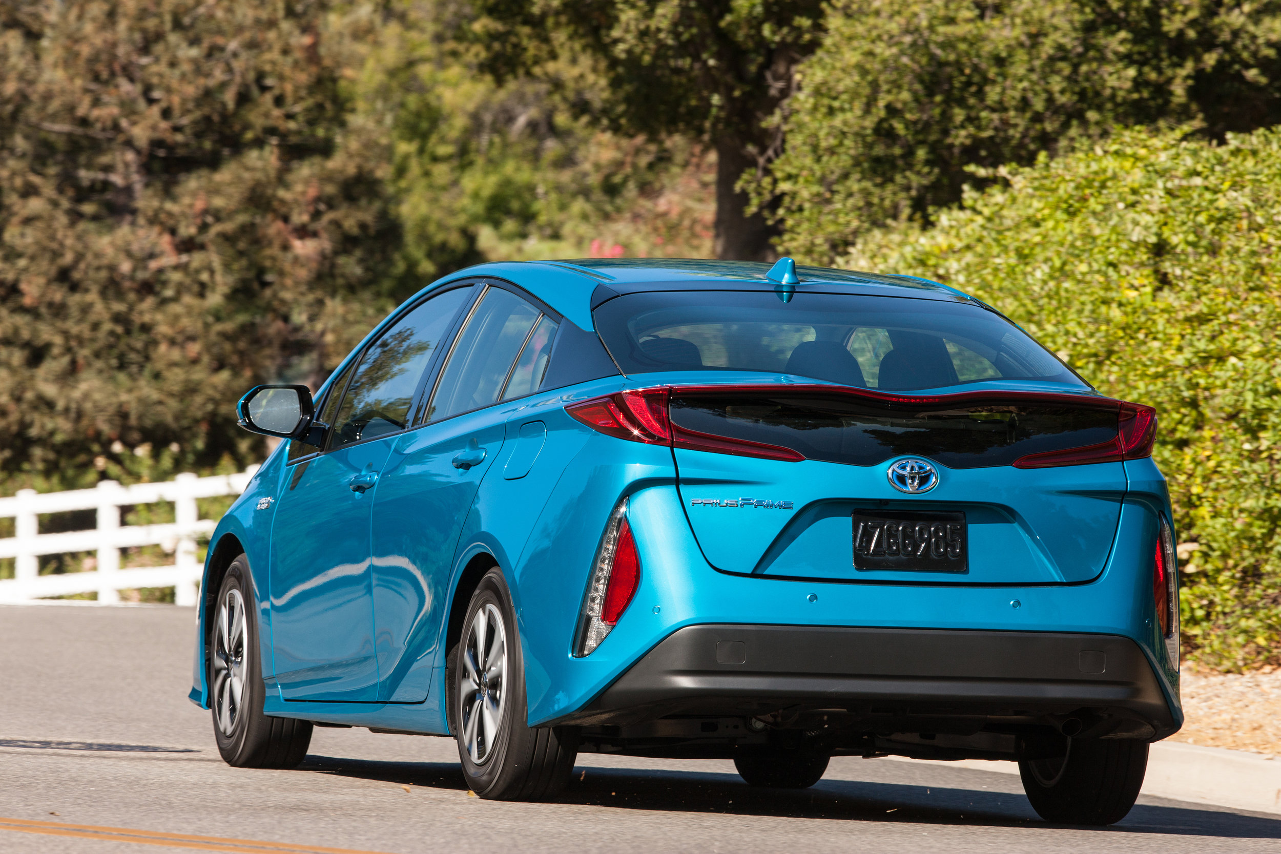 2017_Toyota_Prius_Prime_Advanced_005_BA1AFD551F4C922254B2760A2E452DBCA702D5E4.jpg