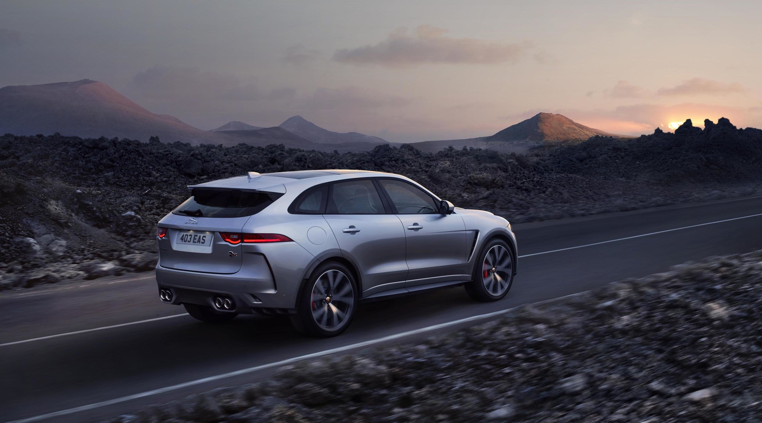 J_F-PACE_SVR_19MY_280318_005_GLHD_PR.jpg