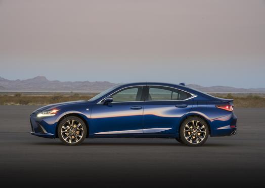 2019_Lexus_ES_024_99E7D1FD339C49DC32AFA95CFEF4913BCAEED744_low.jpg