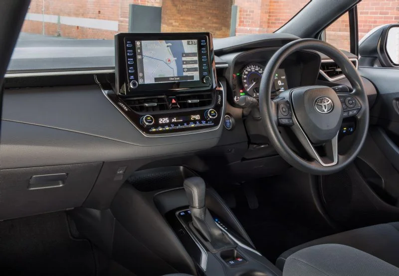 18-corolla-49lr.jpg