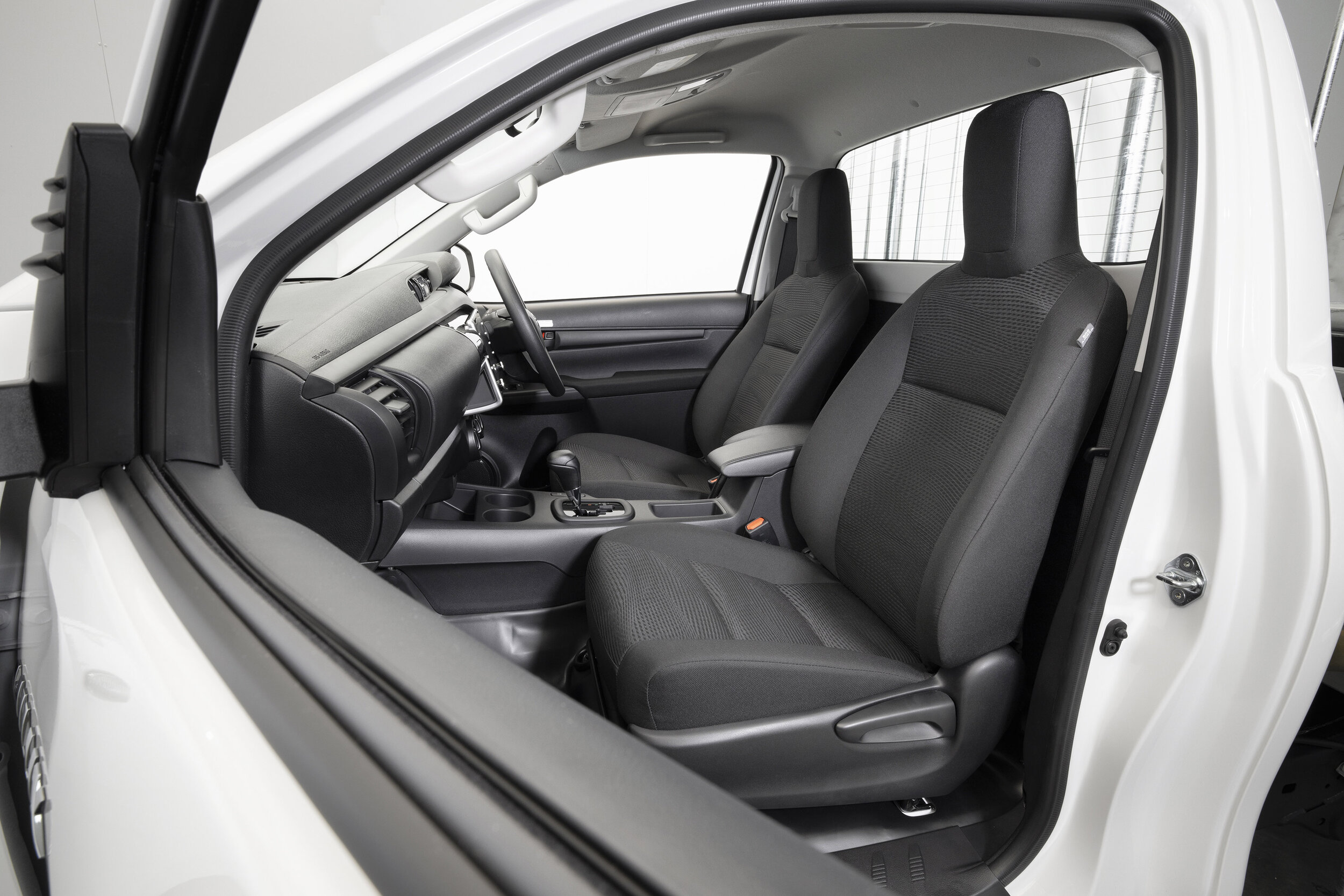 IMAGE_2021 Toyota Hilux, SR Grade Single Cab Chassis, seating shot.jpg