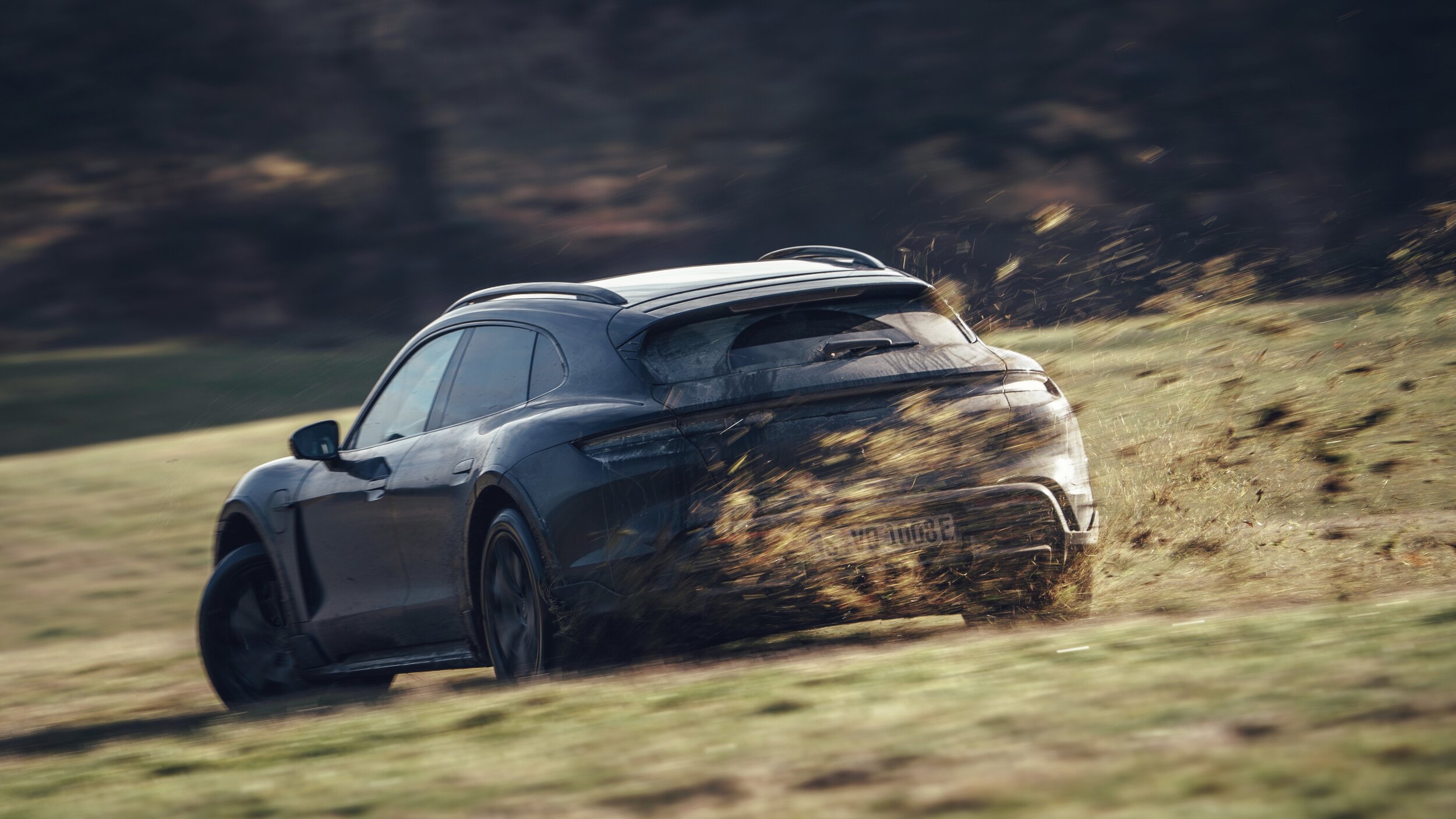 prototype_of_the_taycan_cross_turismo_testing_in_great_britain_2021_porsche_ag.jpeg