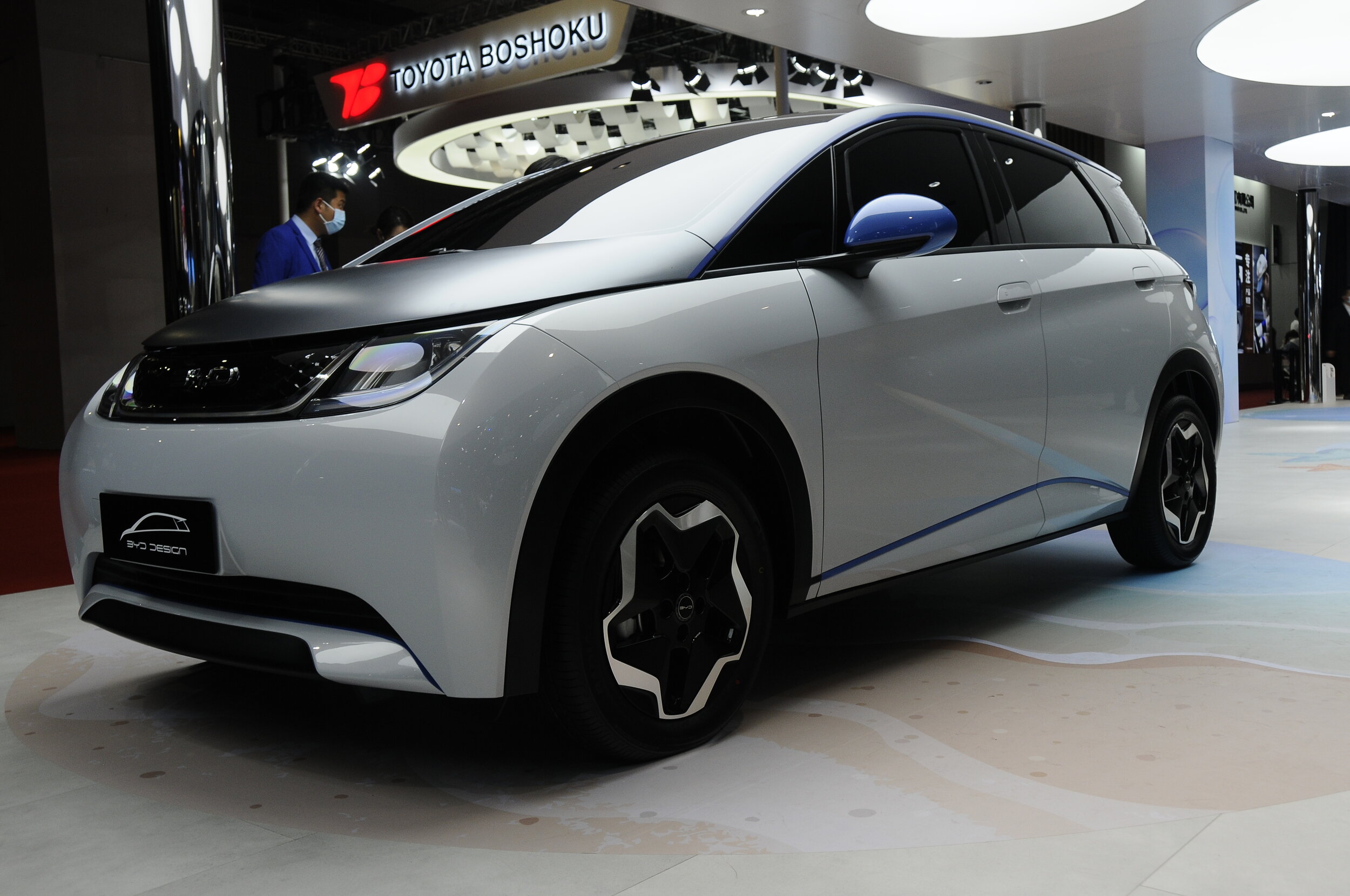 Какой купить автомобиль в 2024 году китайский. BYD Han 2022. BYD электрокары электрокар. BYD электромобиль 2023. BYD электромобиль 2022.