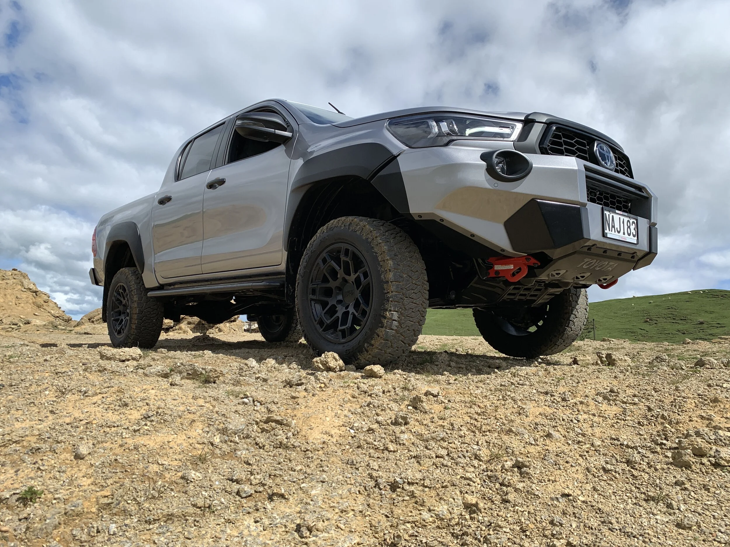 Hilux now hooking into extreme mako-ver 