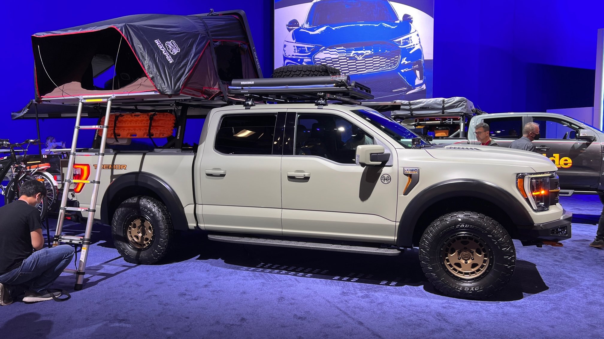 Ford_at_SEMA_Show_2021.jpeg