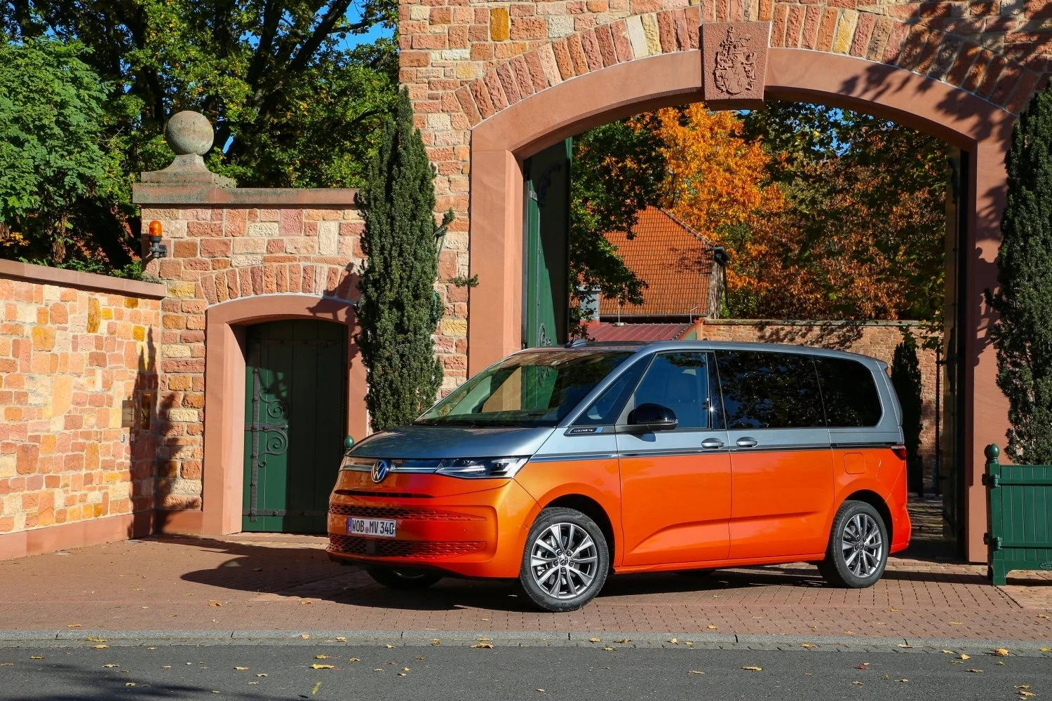 Plug-in hybrid VW van landing in May