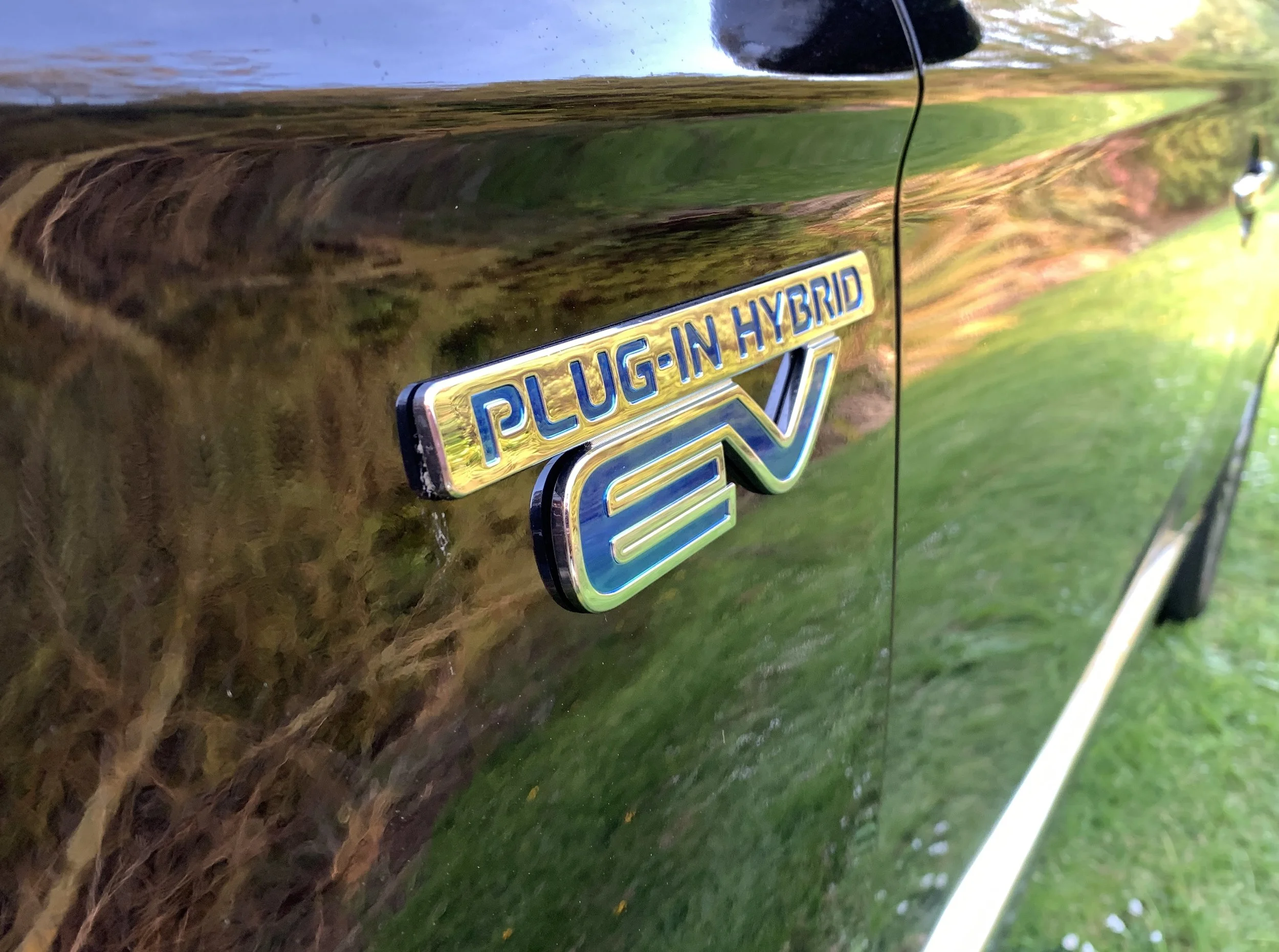 Mitsubishi, Toyota speak to sales stoush