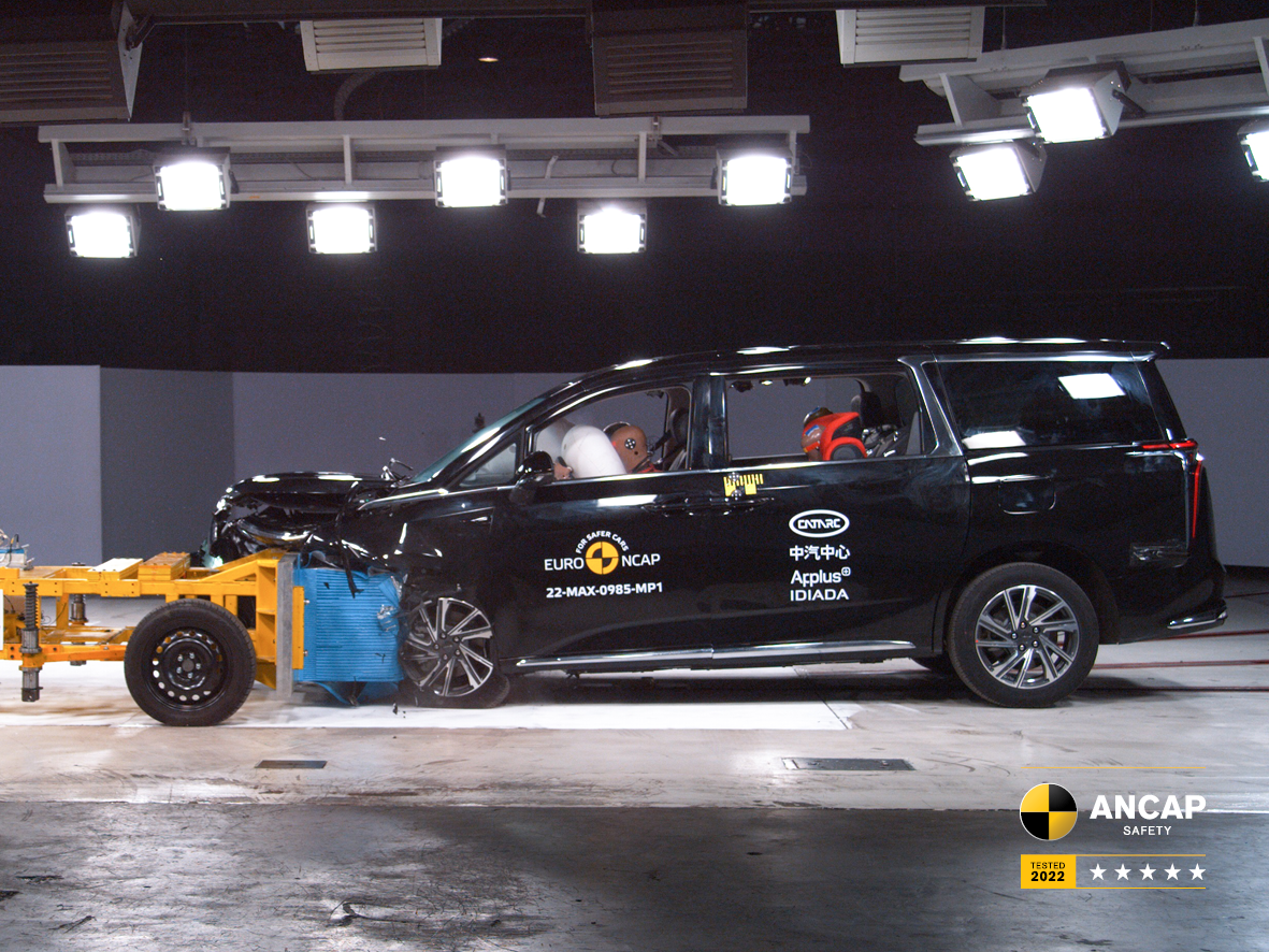 Five stars for LDV Mifa 9, four for Fiat 500e