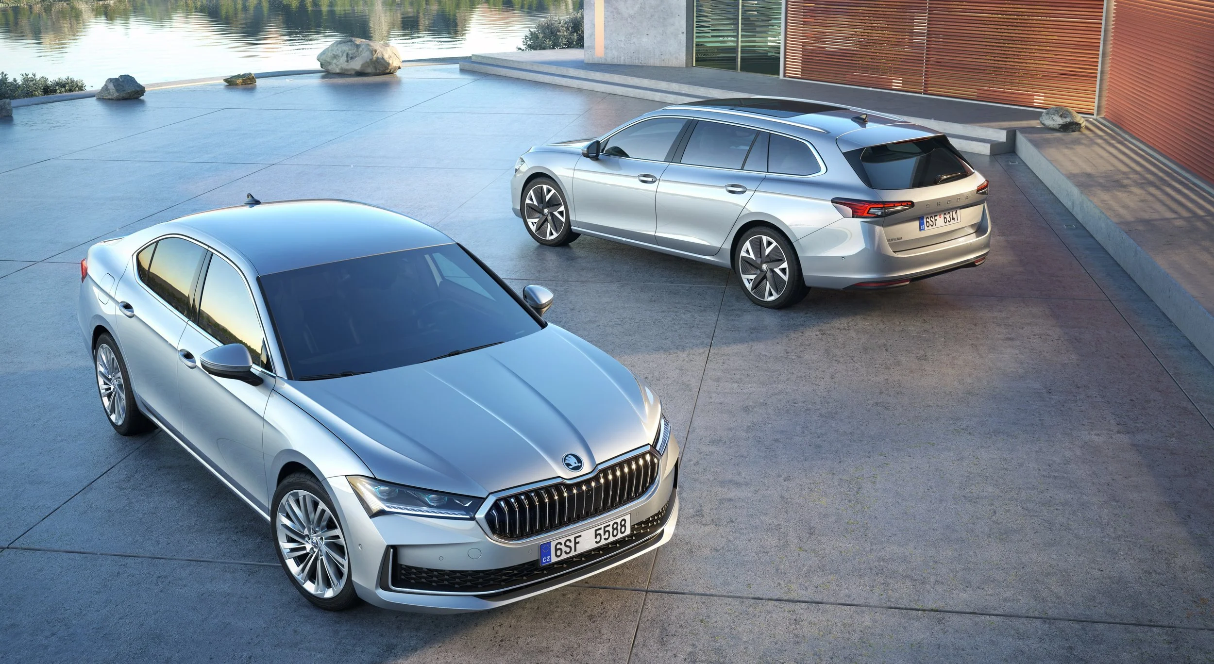 Superb pumps ups PHEV