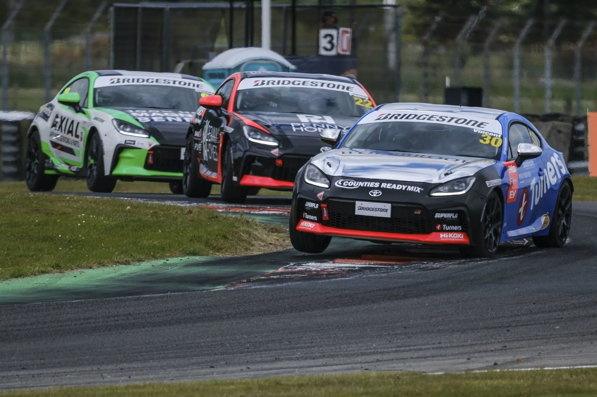  Circuit to the street ideal drives tyre tie-up