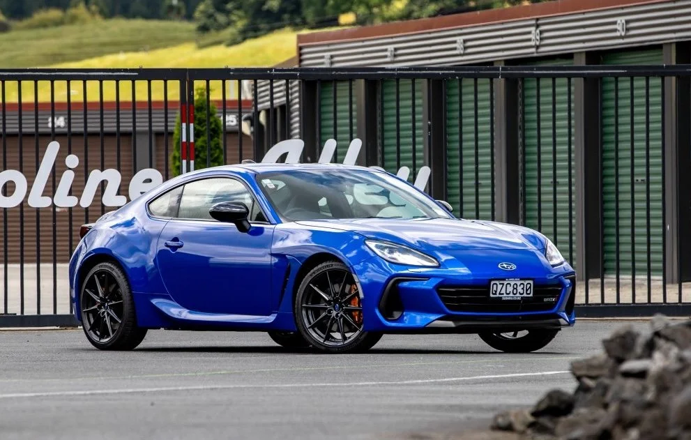 BRZ wings in, flies out