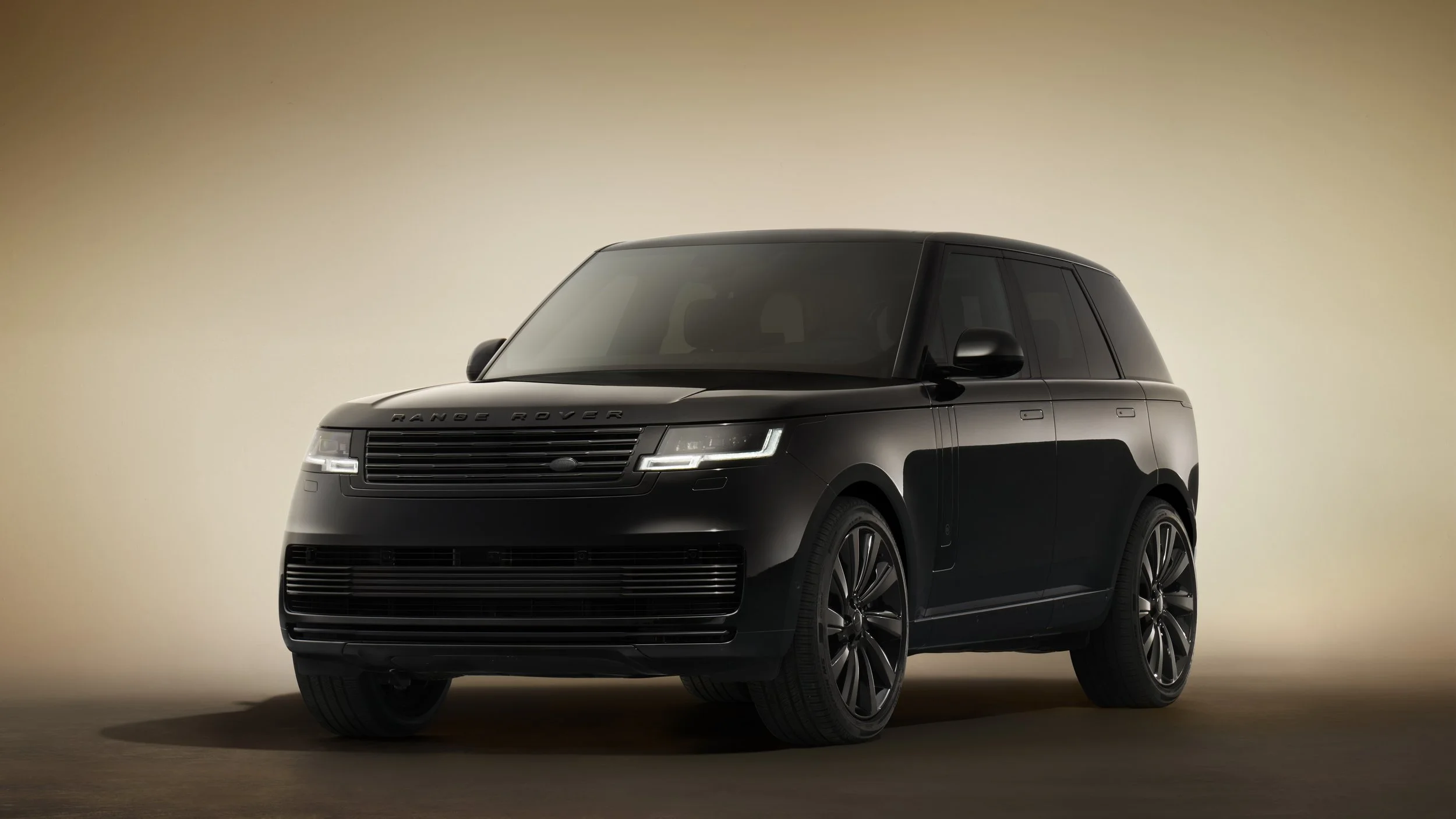 Range Rover goes dark on SV enhancement