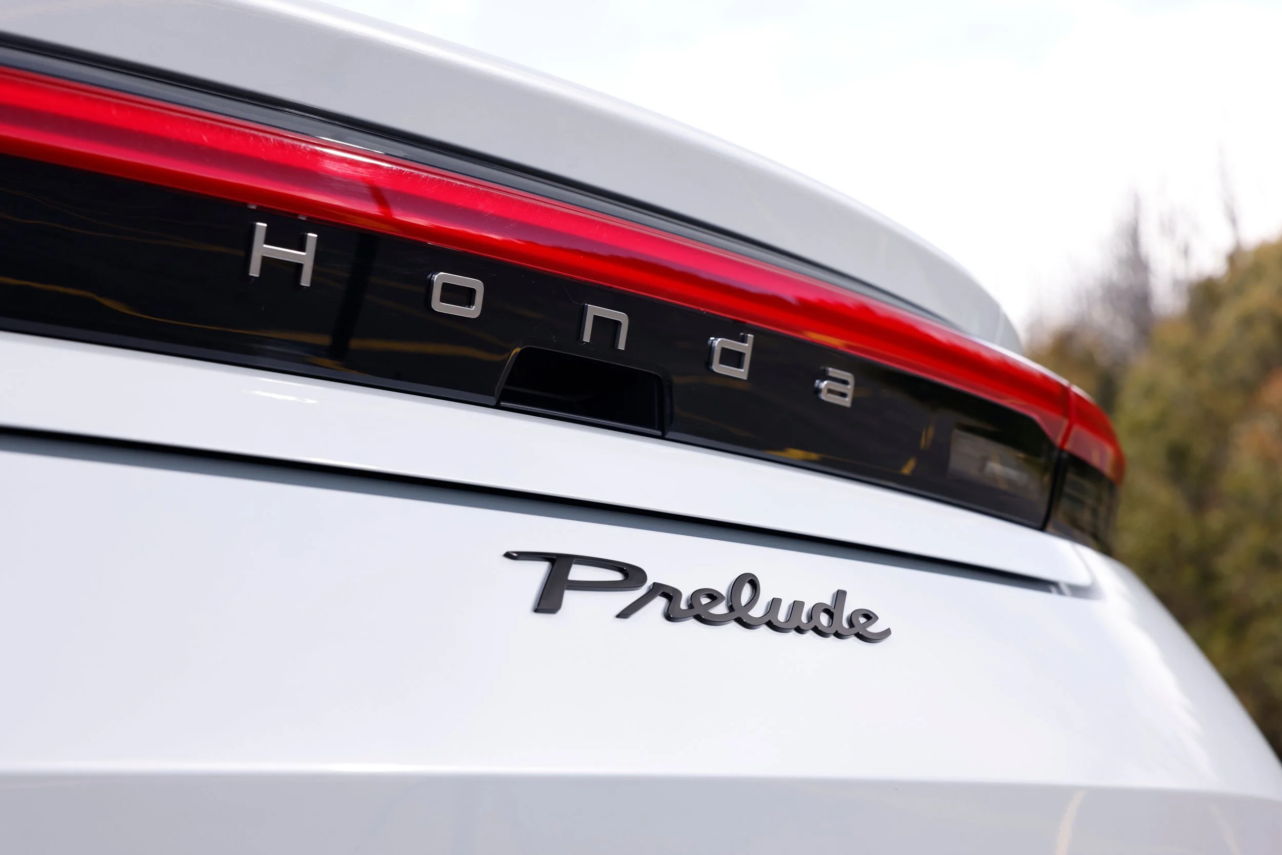 Prelude pitches into R zone