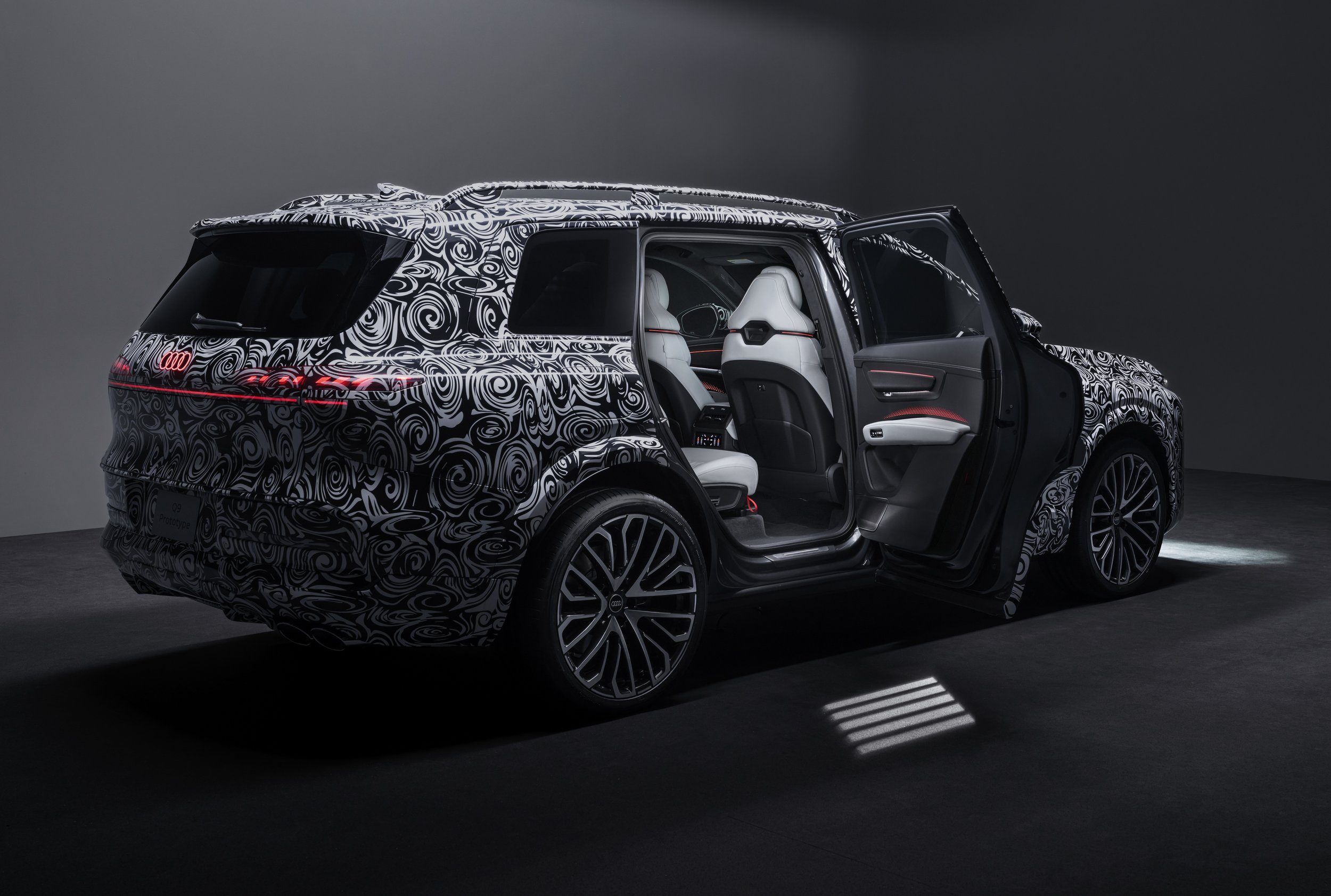Take your seats - Audi opens up on Q9