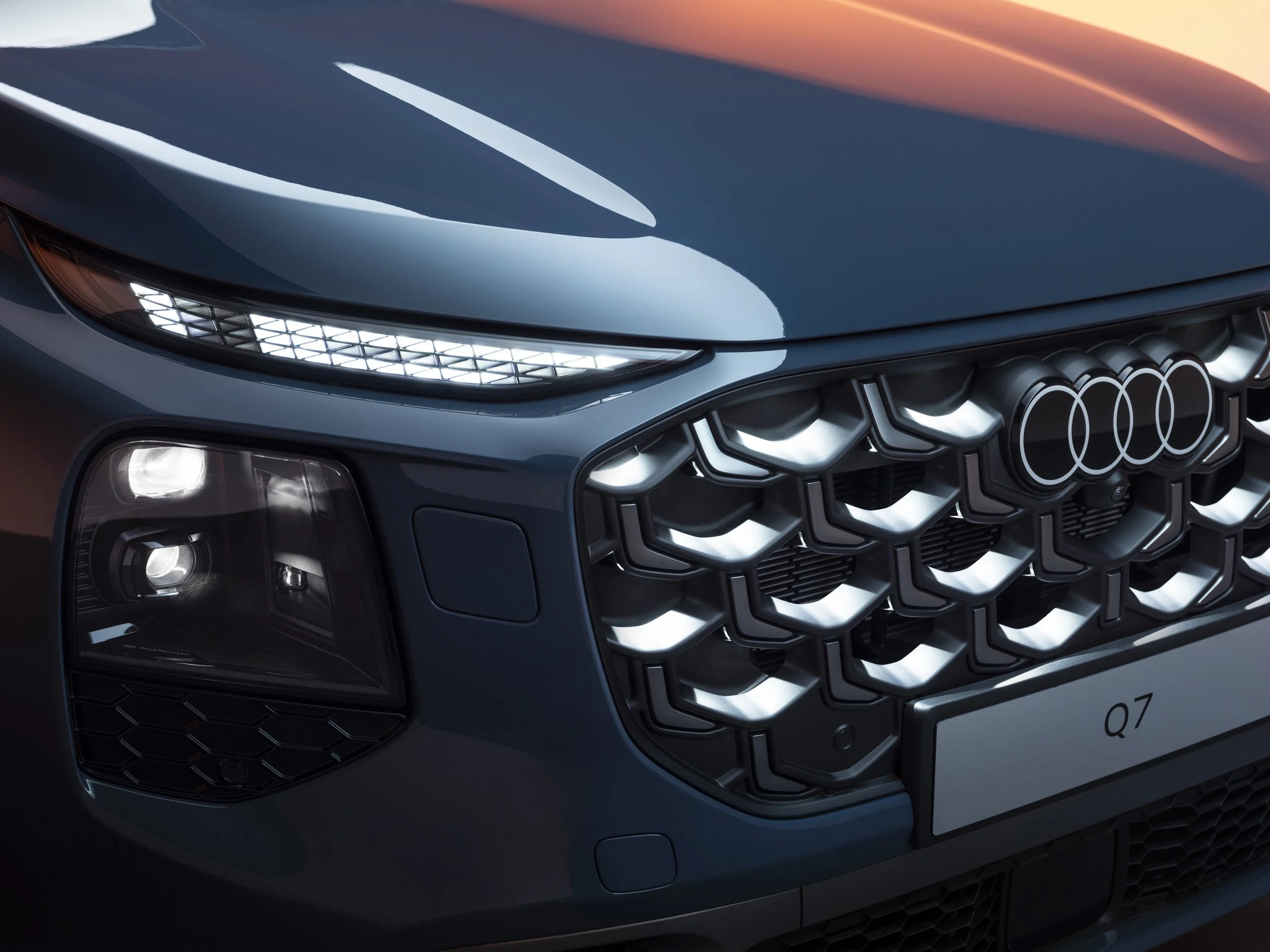 New Q7 reveals with dark heart