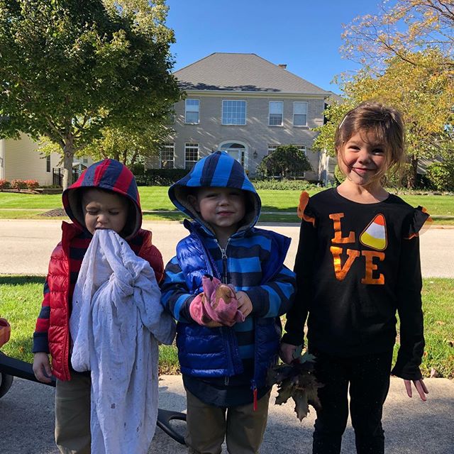 What a beautiful fall day in the neighborhood! Fall leaf collecting after school. 🍂 🍁 #fall #seasons #autumnleaves #afterschool #momlife #lovemybabes #parenting #twinsplusone #bluesky #october