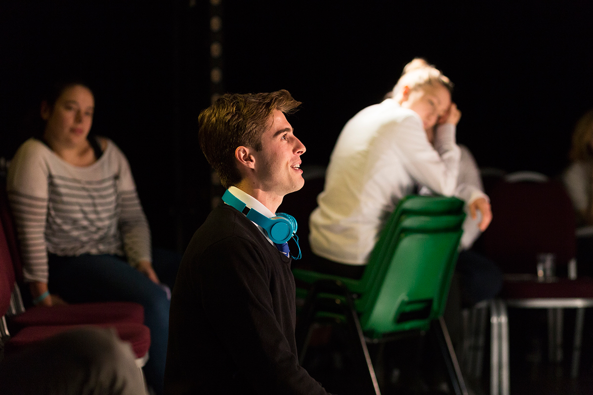 who-cares-national-tour-production-shots_26284941799_o.jpg