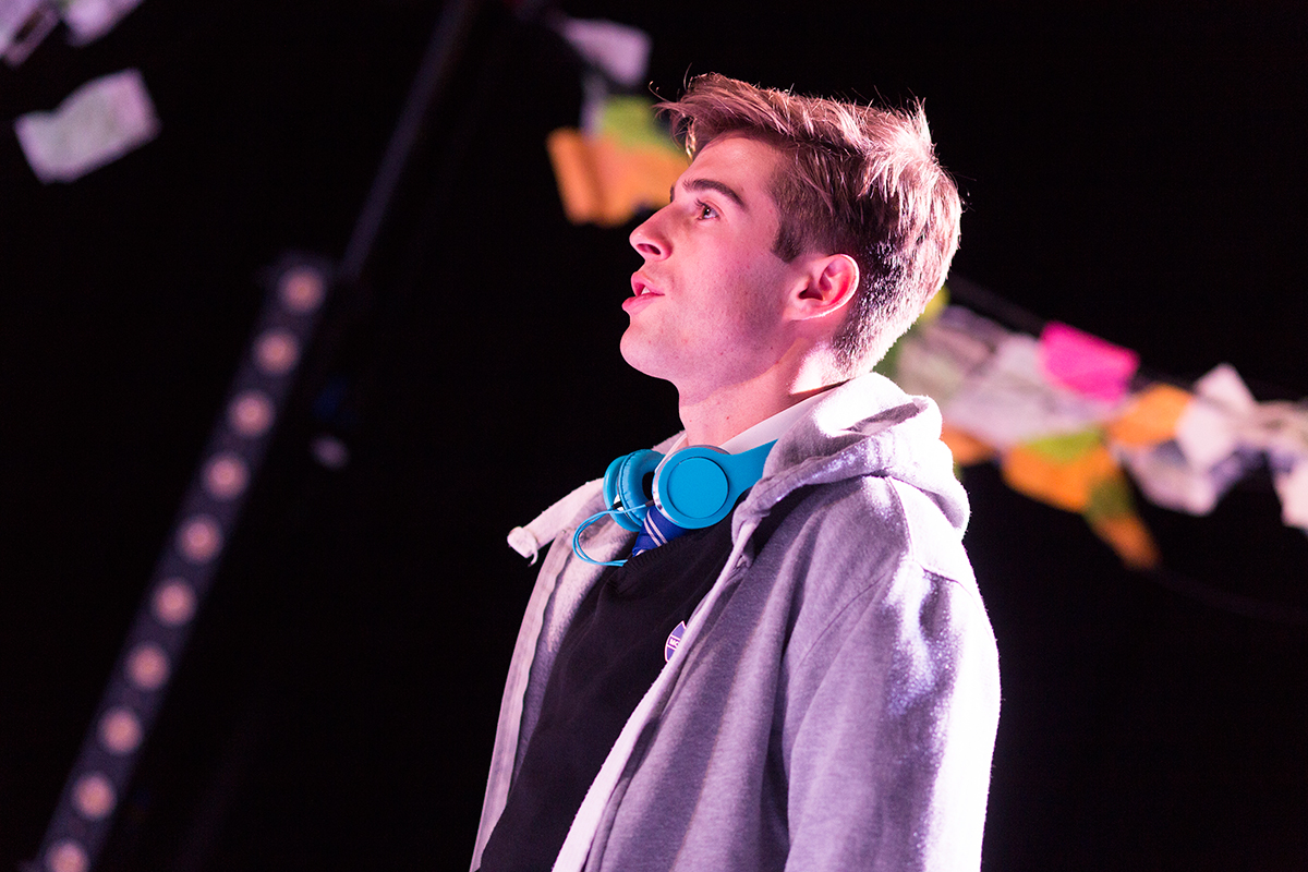 who-cares-national-tour-production-shots_37351925534_o.jpg