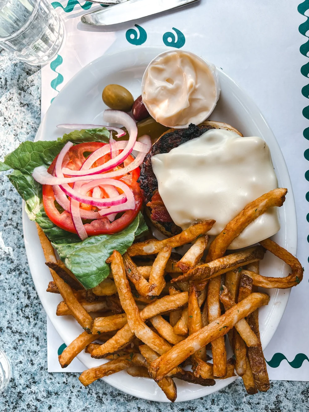 burger from aux 2 clochers 