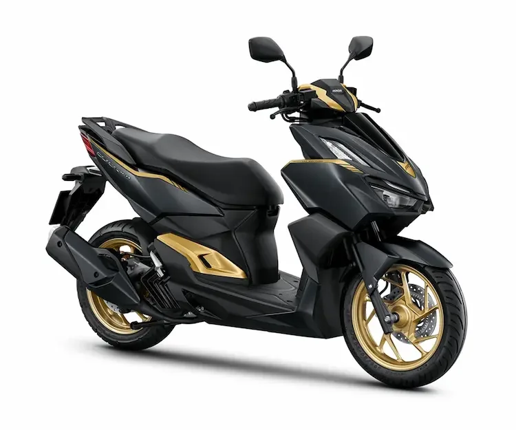 Black and Gold Honda Click 160cc for rent in Thailand