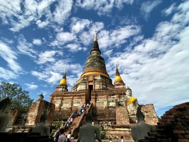 Ayutthaya-Historical-park-temple-web.webp