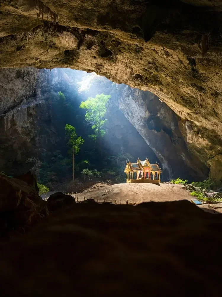 Phraya-Nakhon-Cave-khao-sam-roi-yot-web.webp