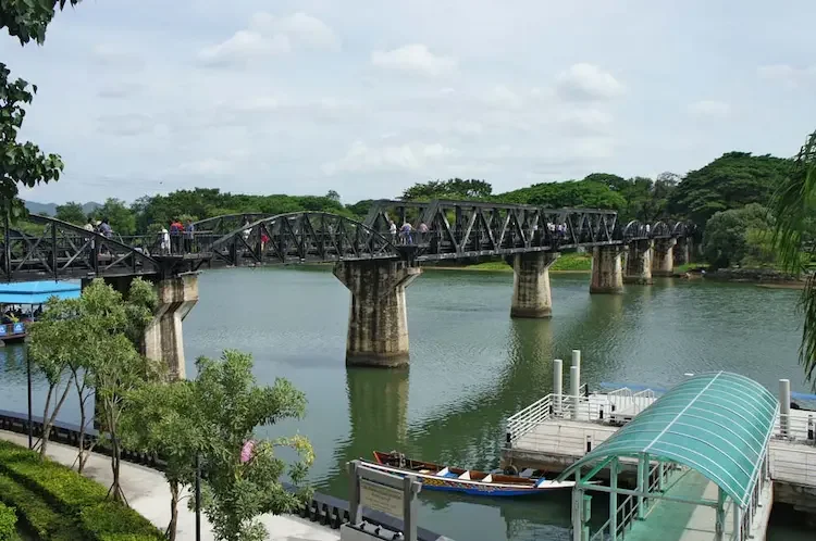 Kanchanaburi-Bridge-over-river-kwai-thailand-web.webp
