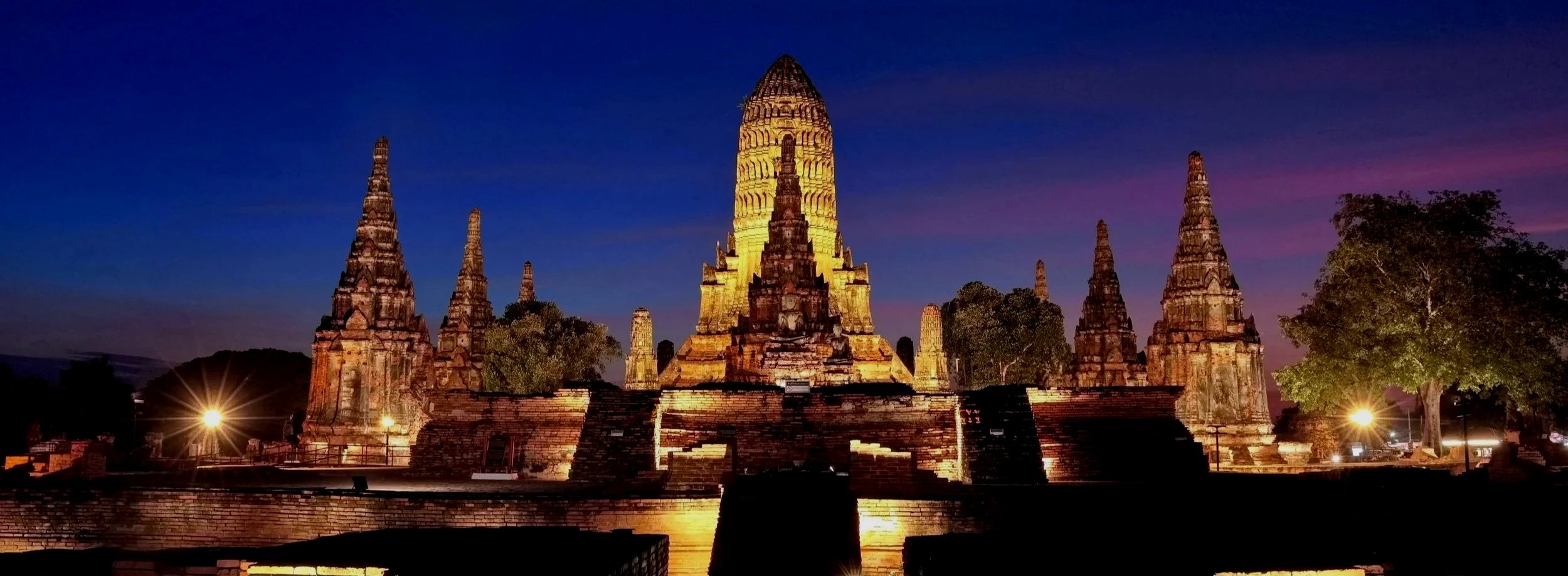Ayutthaya at night.jpg