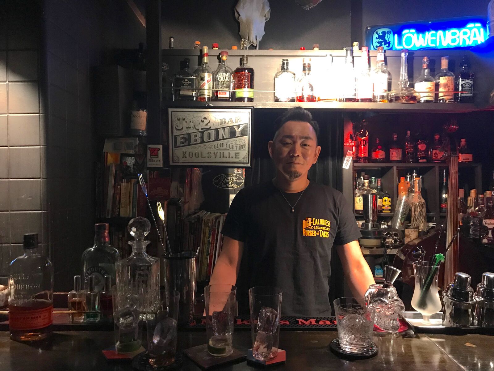 【神宮前の10坪 （路面店） 】わざわざ怒られに来る人も！？神宮前のアニキとはこの人のこと！！BAR EBONYの海老澤さんにインタビュー！