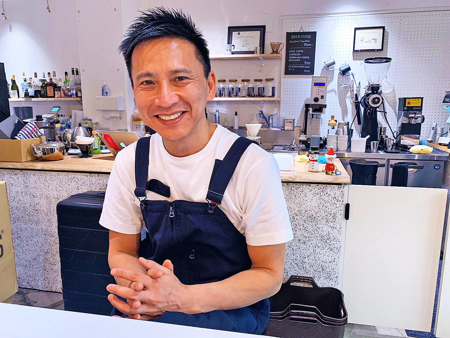 【船橋の10坪店舗】「船橋コーヒータウン化計画」は、ひとりの常連の遺言から始まった!? “人の想い”に応えて起業した「ドトールコーヒーショップ船橋駅南口店」「Philocoffea」オーナー・梶さんにインタビュー！〈前編〉