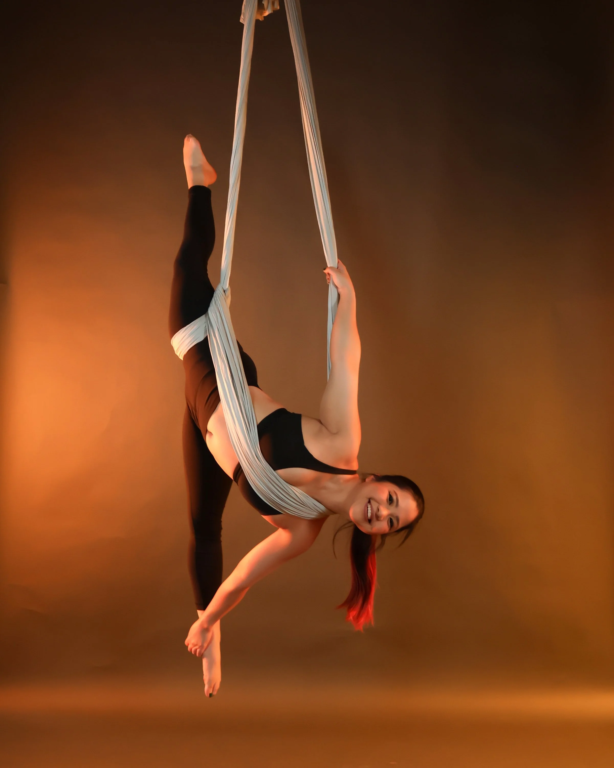 TERM Aerial hammock Inter Kayleen .jpeg